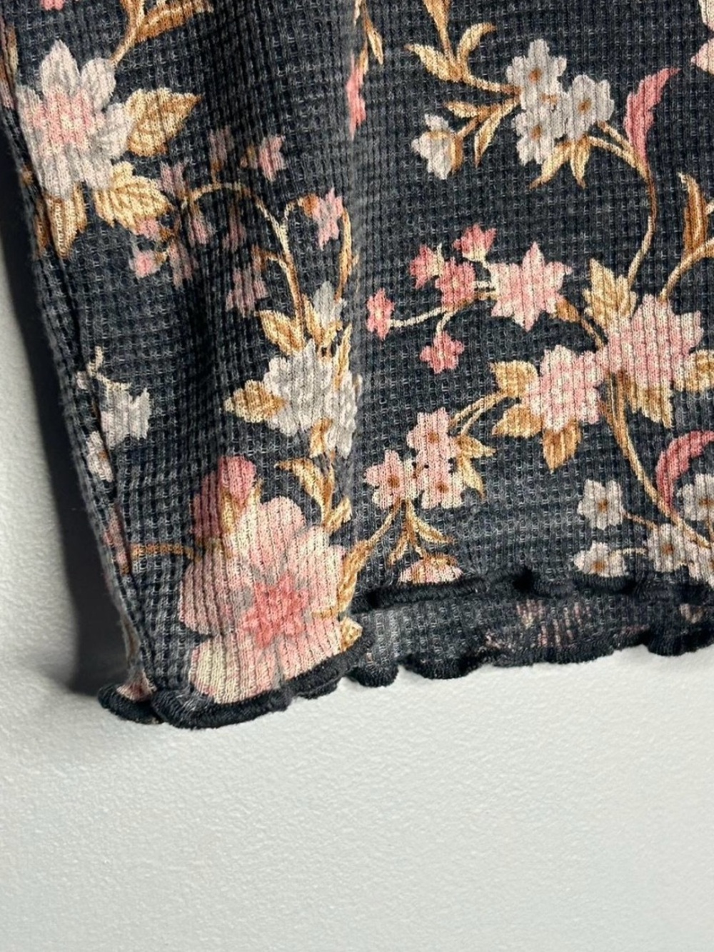 American Eagle Outfitters Black Floral Ribbed Crop Top - Picture 2 of 7